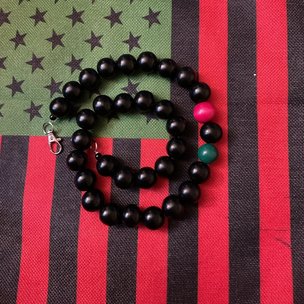 Men’s Afrocentric Wood Necklace ♥️🖤💚